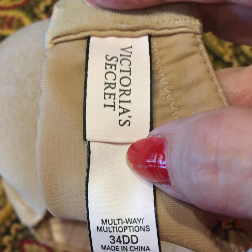 Victoria’s Secret Bra 34DD - Picture 2 of 4